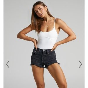 High rise levi cutoff shorts size 26